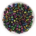 Perles carrées acryliques de lettres alphabet colorées en vrac pour fabrication bijoux DIY. - Lot de 100 pièces / Base Noire Lettre Multicolore (Diamètre Extérieur Env 4.5mm)