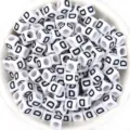 Perles carrées blanches lettre D, perles acryliques à grand trou pour bijoux de bracelet DIY. - Lettre D