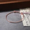 Adjustable rose gold wire bangle bracelet for women, elegant minimalist fashion jewelry. - Rose Gold