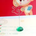 Clip de memo de mano de metal creativo con base verde para soporte de tarjetas de fotos de escritorio - Diseño de Palma Creativo / Palma de Mano (Con Base)