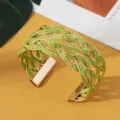 Boheemse groene kralen kruis open manchet armband, elegante gouden metalen etnische sieraden. - Goud Groen