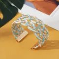 Boheemse kraal kruis open manchet armband, stijlvolle etnische goud metaal mode sieraden. - Goud Blauw Wit