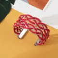 Boheemse rode kraal kruis open manchetarmband, etnische stijl mode metalen polssieraad item. - Zilver Rood