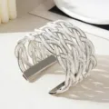 Handgemaakte geweven armband met kralen, open manchetrand in prachtig zilver en wit design. - Witgouden rand - éénkleurig 6
