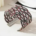 Brede open manchet armband met geweven metaal en rood zwarte kraaltjes in prachtige vintage stijl. - Witgouden rand - Tweekleurig 12