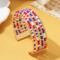 Bohemian meervoudige kralen manchet armband met rode, witte en blauwe kralen in gouden afwerking. - Driekleurig 7 / Goud