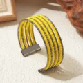 Boheems meerlaags kraalmanchetarmband met gele zaadkraalletjes en donkere metalen banden. - Effen Kleur 4 / Gunmetal