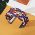 Boheemse geweven kralen manchet armband met opvallend rood, wit en blauw ontwerp voor vrouwen. - Zwart Rood Wit Blauw