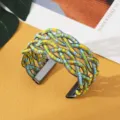Boheemse kralen open manchetarmband, kleurrijke groen gele blauwe geweven metaal variant. - Zwart Groen Geel Blauw