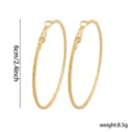 Gouden getextureerde creolen, 6cm groot geometrisch cirkelontwerp, elegante mode-sieraden voor dames. - 6cm Grootte / Goud