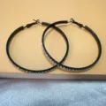 Klassieke zwarte metalen strass grote creolen, stijlvolle mode sieraden voor dames groothandel. - 6cm / Zwart
