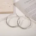 Grote zilveren oorringen voor vrouwen, minimalistische metalen cirkel oorbellen, mode sieraden. - 50mm / Zilver
