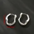 Onregelmatige geometrische zilveren oorringen voor dames, minimalistische metalen sieraden. - Stijl 3 / Zilver