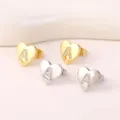 Gouden en zilveren hart oorknopjes met strass letter, trendy messing sieraden. - Letter A