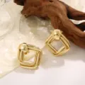 Gouden geometrische meerlaagse oorbellen, elegante stijlvariant voor modieuze vrouwen. - Multi-Layer Vierkante Ring Overlay Stijl (A-004) / Goud