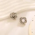 Zilverkleurige multi-ring getwist geometrische oorknopjes, minimalistische chique sieraden. - Multi-Strand Gedraaide Geknoopte Stijl (A-018) / Witgoud
