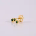 Vergulde koperen oorknopjes met drie schitterende groene zirkonia stenen elegante stijl. - Stijl-001