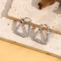 Franse luxe metalen kralen hoop oorbellen, zilveren geometrische sprankelende zirkoon design. - Stijl A007 / Witgoud