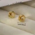 Pendientes de tuerca geométricos en espiral de metal dorado, joyería fina elegante. - 1.0cm / Pendientes en espiral estilo C - Oro