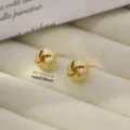 Elegantes pendientes de tuerca geometricos de metal dorado en espiral para mujer - 1.0cm / Pendientes en espiral estilo E - Oro