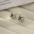 Pendientes de botón de bola geométrica en espiral de metal plateado para mujeres. - Pendientes en espiral estilo J - Oro blanco