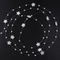 Vue détaillée de la chaîne de perles et d'étoiles, parfaite pour les bijoux DIY et mariage. - 1 Mètre / Étoile à cinq branches + perle artificielle
