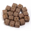 Gros plan de perles carrées en argile strass marron, idéales pour les bijoux et accessoires. - Lot de 5 / Champagne Profond