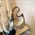Borsa a tracolla hobo in velluto retrò da donna, borsa dumpling casual con finiture marroni. - con portachiavi / Kaki