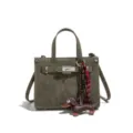 Petit sac bandoulière structuré vert avec charm teckel mignon et fermoir métallique. - Avec Pendentif / Vert