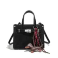 Élégant sac à main noir pour femme avec charm de chiot mignon, sac à bandoulière chic. - Avec Pendentif / Noir