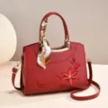 Rote Damen Handtasche mit Blumenstickerei Umhängetasche und Seidenschal Variante Neu - Burgunderrot