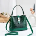 Sac seau en cuir verni motif crocodile vert, élégant sac à main bandoulière pour femme au quotidien. - Vert