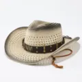 Primo piano dettagliato del cappello da cowboy western in paglia traforata con cintura in pelle. - M（56-58cm） / Beige Nero