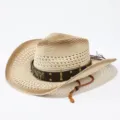 Vista dettagliata del cappello da cowboy in paglia traforata con cinturino in pelle e borchie. - M（56-58cm） / Beige Caffè