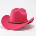 Chapeau de cowboy occidental en feutre de laine rose vif avec bande perlée, vue de détail. - M (56-58cm) / Rose rouge