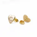 Vergulde hart letter C oorknopjes met sprankelende steentjes, stijlvolle initialen sieraden. - Hart Letter C / Goud