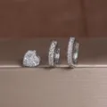 Zilverkleurige zirkonia hart en creolen oorbellen set, minimalistische elegante sieraden. - 3-delige Set Stijl 1 Witte Strass / Witgoud