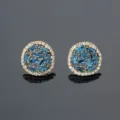 Mooie elegante ronde koperen oorbellen fonkelend met blauwe en witte zirkonia stenen. - Koningsblauwe Zirconia / 18K Verguld