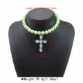 Collana girocollo di perline verdi con splendido pendente a croce in cristallo - Verde