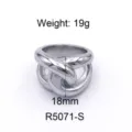 Anillo cruzado ancho y pesado de acero de titanio para mujer estilo audaz y llamativo. - Talla 6 / Estilo de Diseño Cruzado (R5071-S) / Color acero