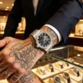 Men automatic mechanical wristwatch with diamond bezel and black dial jubilee strap. - Silver and Black