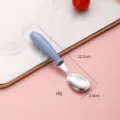 Edelstahl Baby Löffel mit blauem Griff, sicheres Kinder Geschirr Besteck, 12.5cm lang. - Blaue Plastiklöffel
