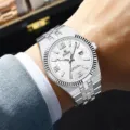 Elegante Business Herrenuhr mit Edelstahlarmband und klarem Zifferblatt für den Alltag. - Silber Weiß