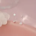 S999 Sterlingsilber Zirkon Gebogene Ohrstecker Minimalistischer Glanz Schmuck. - 4mm / Weißgold