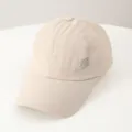 Detailansicht der beigen, schnelltrocknenden, atmungsaktiven Mesh-Baseballcap für den Sommer. - Verstellbar / Beige