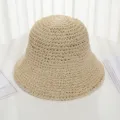Dettaglio cappello secchiello in paglia di carta intrecciata con trama vuota e forma. - M（56-58cm） / Beige