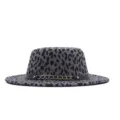 Sombrero plano de fieltro de lana con estampado de leopardo gris, estilo retro con cadena. - M (56-58cm) / Gris