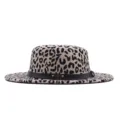 Elegante sombrero fedora de lana con estampado de leopardo, banda negra y logo M. - M (56-58cm) / Beige