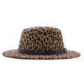 Detalle sombrero Fedora leopardo, fieltro lana, cinturón cuero negro, logotipo M metal. - M (56-58cm) / Camel