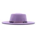 Damen Herbst Winter lila flacher Fedora Hut Filz Jazz Kappe mit Kette Riemen Streetwear Stil - M (56-58cm) / Hellviolett
